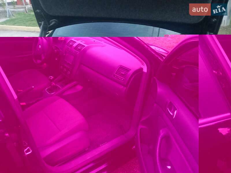 Седан Volkswagen Jetta 2006 в Новых Санжарах