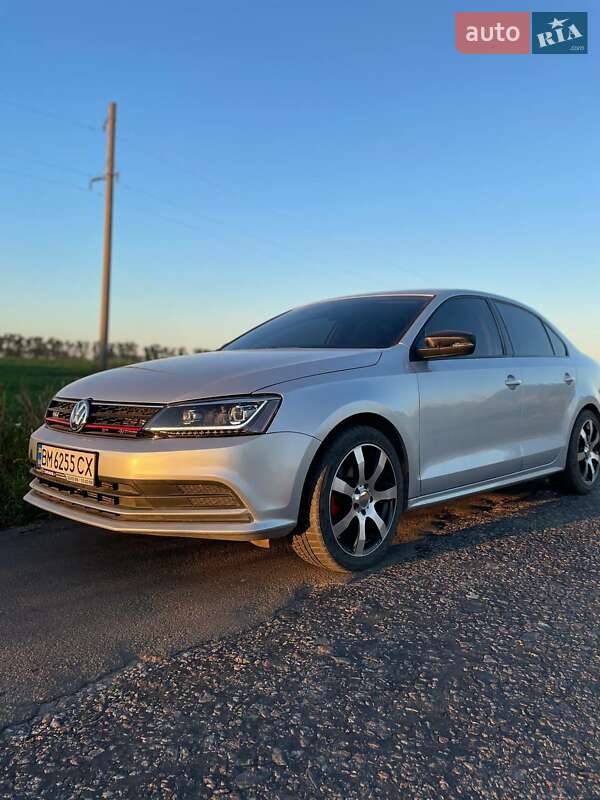 Седан Volkswagen Jetta 2016 в Сумах