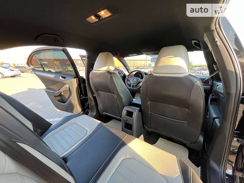 Седан Volkswagen Jetta 2015 в Вінниці
