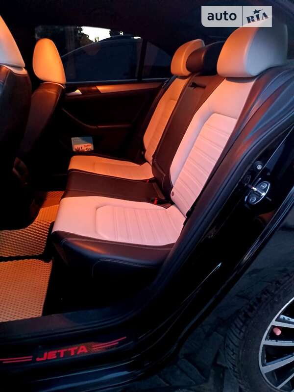 Седан Volkswagen Jetta 2015 в Вінниці