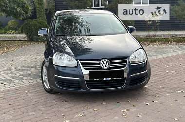 Седан Volkswagen Jetta 2006 в 