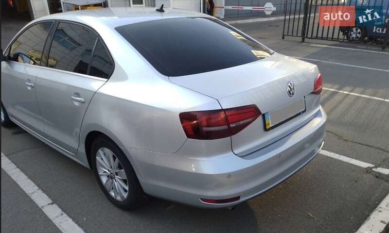 Седан Volkswagen Jetta 2016 в Киеве