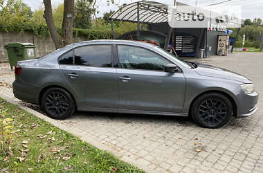 Седан Volkswagen Jetta 2015 в 