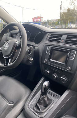 Седан Volkswagen Jetta 2015 в 