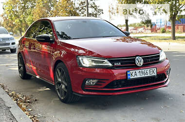 Седан Volkswagen Jetta 2016 в Днепре
