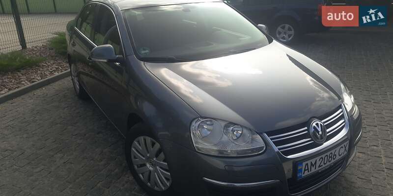 Седан Volkswagen Jetta 2010 в Коростишеві