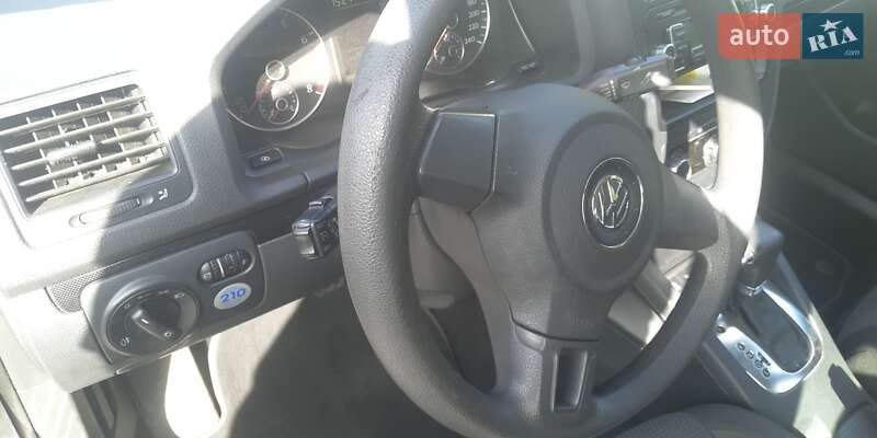 Седан Volkswagen Jetta 2010 в Коростишеві