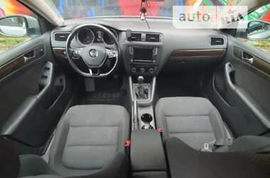 Седан Volkswagen Jetta 2015 в Чернігові