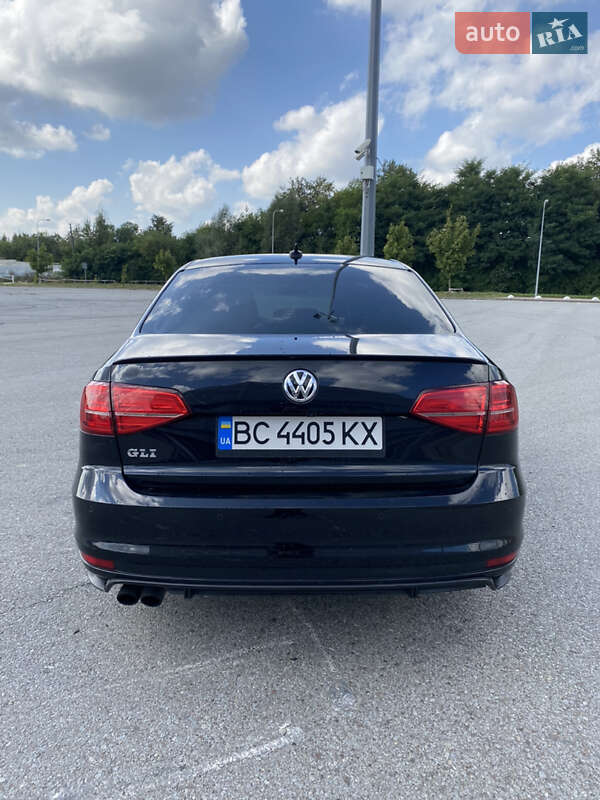 Седан Volkswagen Jetta 2016 в Львові