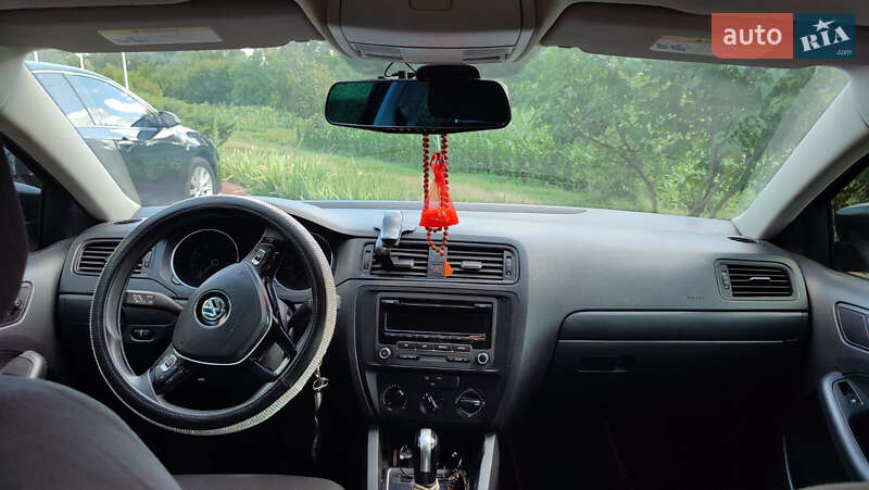 Седан Volkswagen Jetta 2014 в 