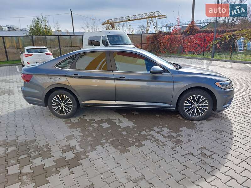 Седан Volkswagen Jetta 2019 в Луцьку