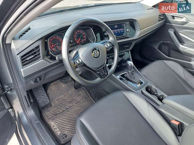 Седан Volkswagen Jetta 2019 в Луцьку