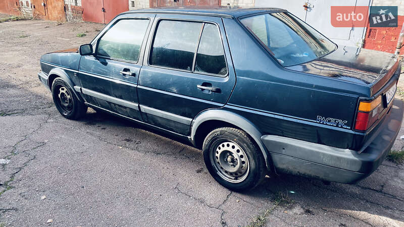 Седан Volkswagen Jetta 1989 в Чернігові