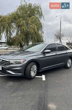 Седан Volkswagen Jetta 2018 в 