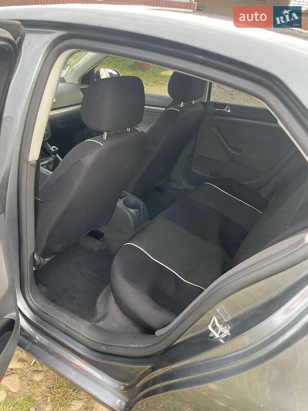 Седан Volkswagen Jetta 2006 в Калуше