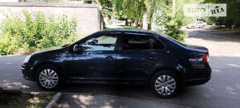 Седан Volkswagen Jetta 2010 в Запорожье