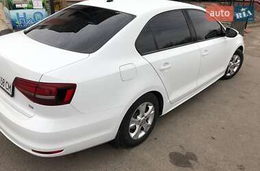 Седан Volkswagen Jetta 2016 в 