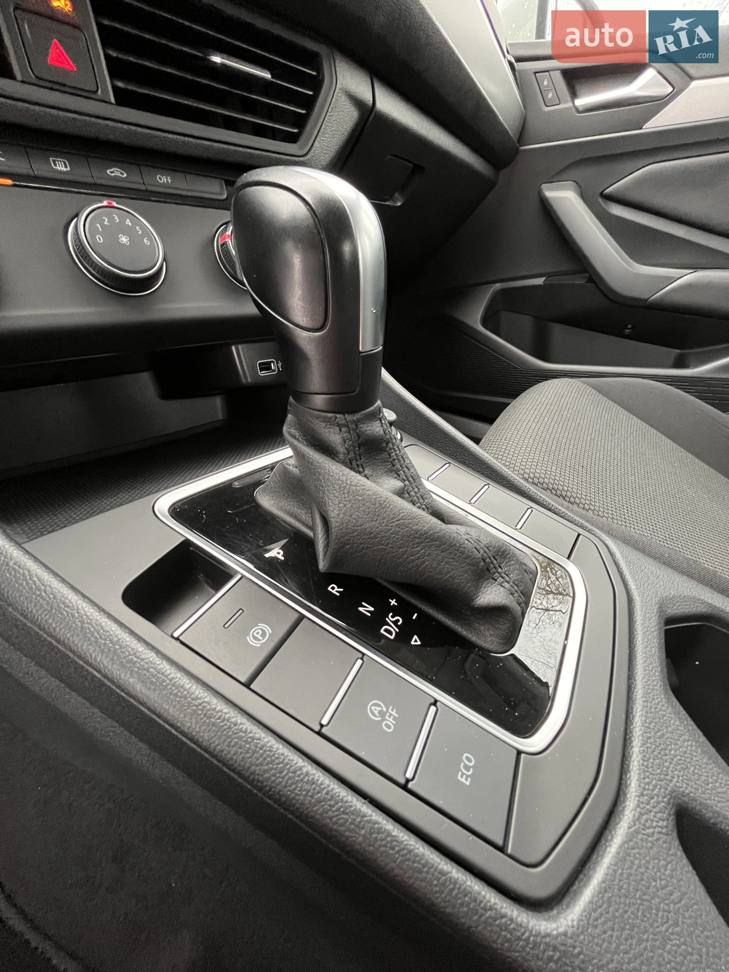 2018 Volkswagen Jetta - мініатюра 25