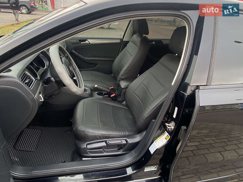 Седан Volkswagen Jetta 2017 в Хусті