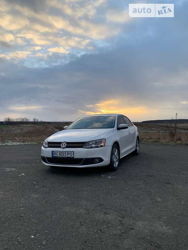 Седан Volkswagen Jetta 2011 в Городку