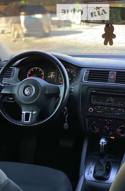 Седан Volkswagen Jetta 2012 в Кривом Роге