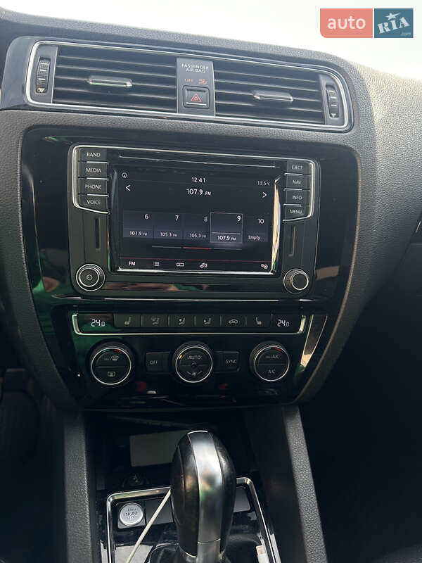 Седан Volkswagen Jetta 2017 в Одесі