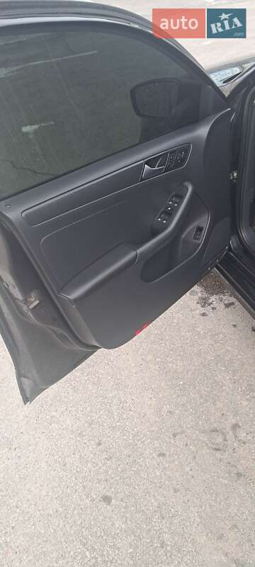 Седан Volkswagen Jetta 2013 в Харькове
