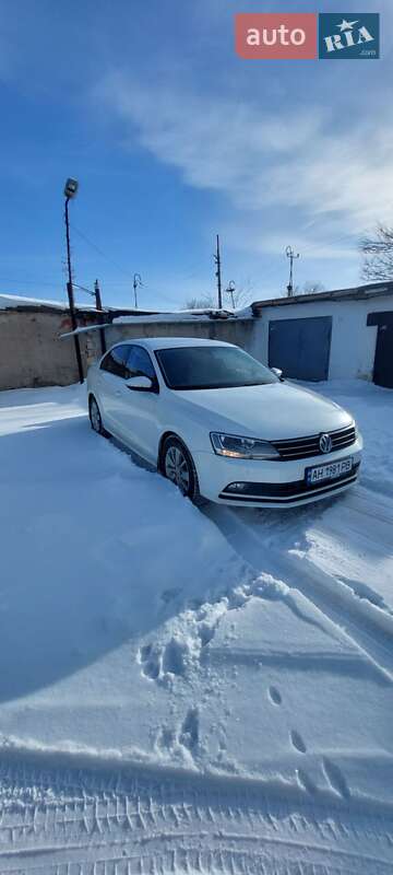 Седан Volkswagen Jetta 2016 в Покровську