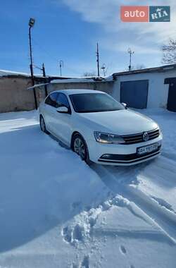 Седан Volkswagen Jetta 2016 в Покровске