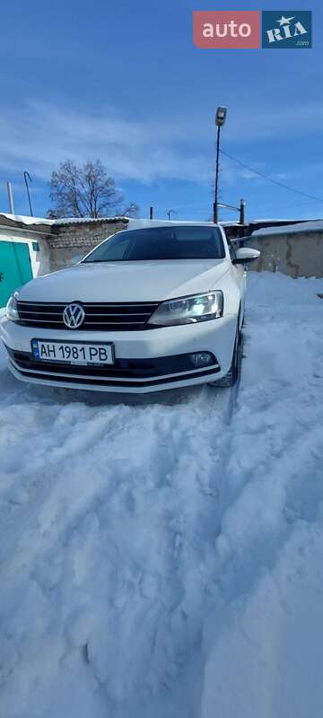Седан Volkswagen Jetta 2016 в Покровську