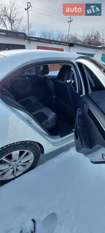 Седан Volkswagen Jetta 2016 в Покровську