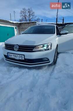 Седан Volkswagen Jetta 2016 в Покровске