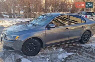 Седан Volkswagen Jetta 2012 в 