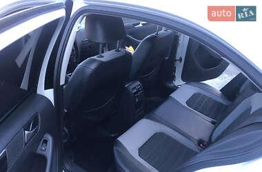 Седан Volkswagen Jetta 2015 в Мукачевому