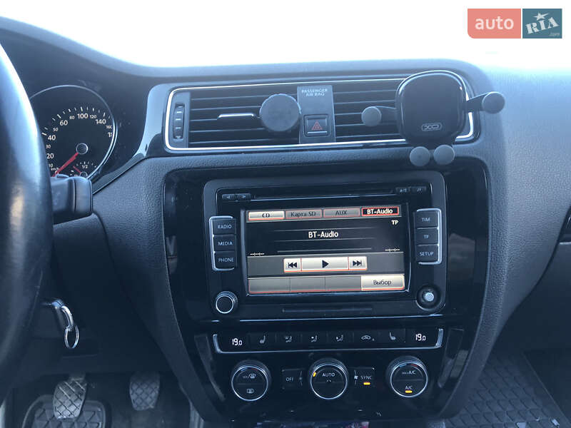 Седан Volkswagen Jetta 2015 в Мукачево