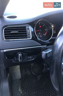 Седан Volkswagen Jetta 2015 в Мукачевому