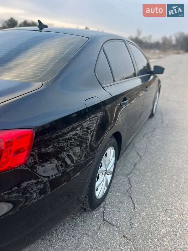Седан Volkswagen Jetta 2011 в Дніпрі