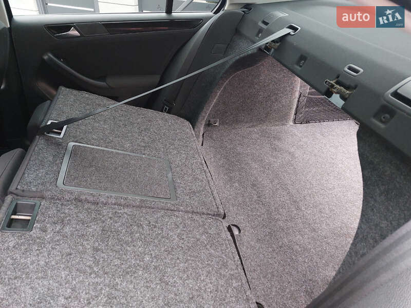 Седан Volkswagen Jetta 2011 в Рогатине