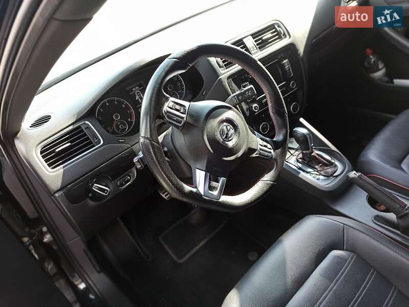 Седан Volkswagen Jetta 2014 в Киеве