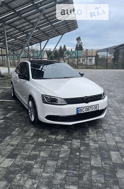 Седан Volkswagen Jetta 2013 в Львове