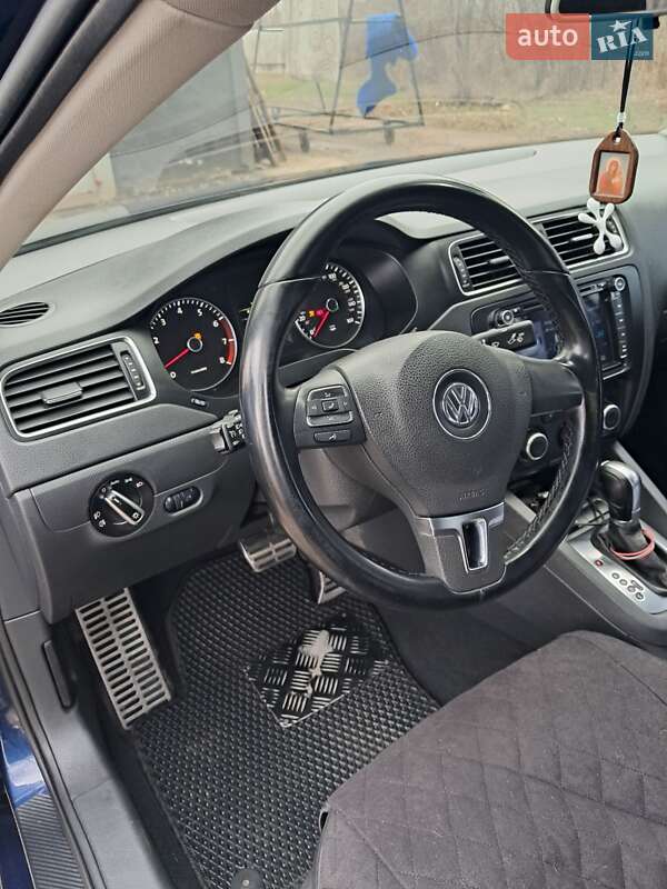 Седан Volkswagen Jetta 2012 в Покрове