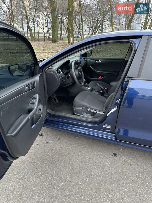 Седан Volkswagen Jetta 2014 в Києві