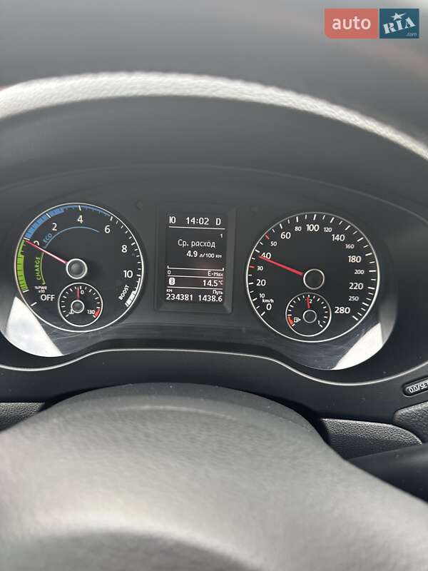 Седан Volkswagen Jetta 2013 в Ужгороде