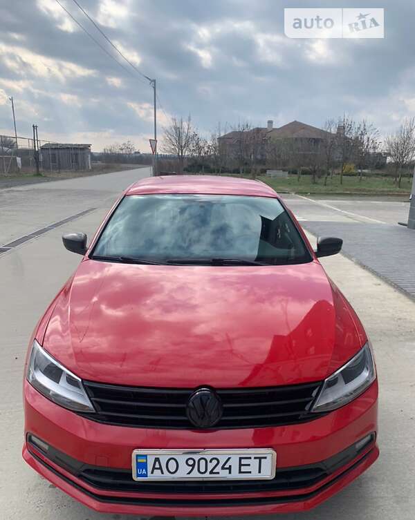 Седан Volkswagen Jetta 2016 в Ужгороді