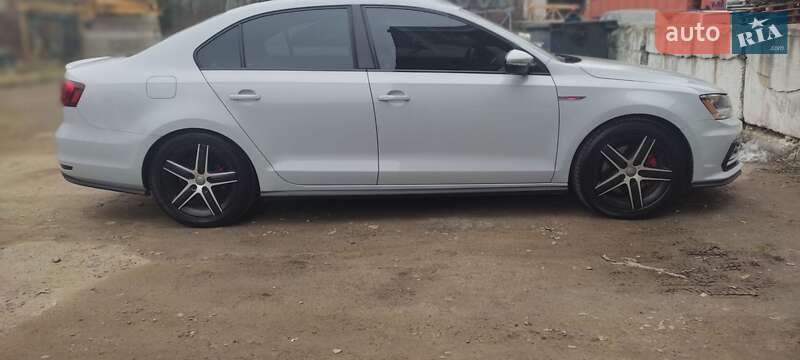 Седан Volkswagen Jetta 2017 в Ивано-Франковске