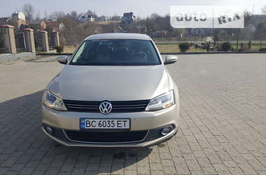 Седан Volkswagen Jetta 2012 в Львові