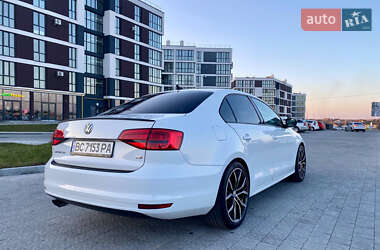 Седан Volkswagen Jetta 2014 в 