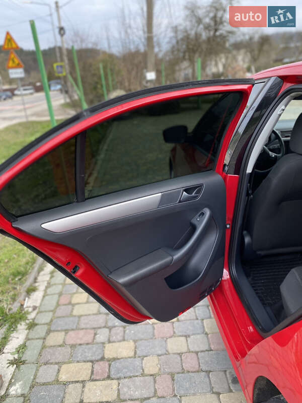 Седан Volkswagen Jetta 2015 в Львове фото 15 Седан Volkswagen Jetta 2015 в Львове