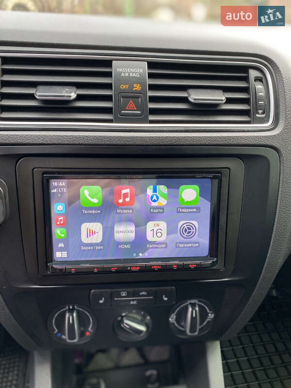 Седан Volkswagen Jetta 2015 в Львове фото 27 Седан Volkswagen Jetta 2015 в Львове