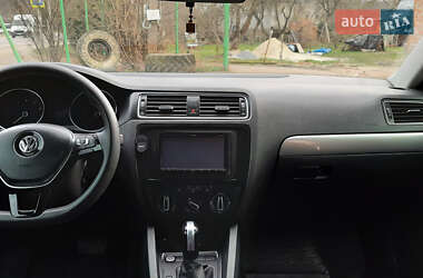 Седан Volkswagen Jetta 2015 в 